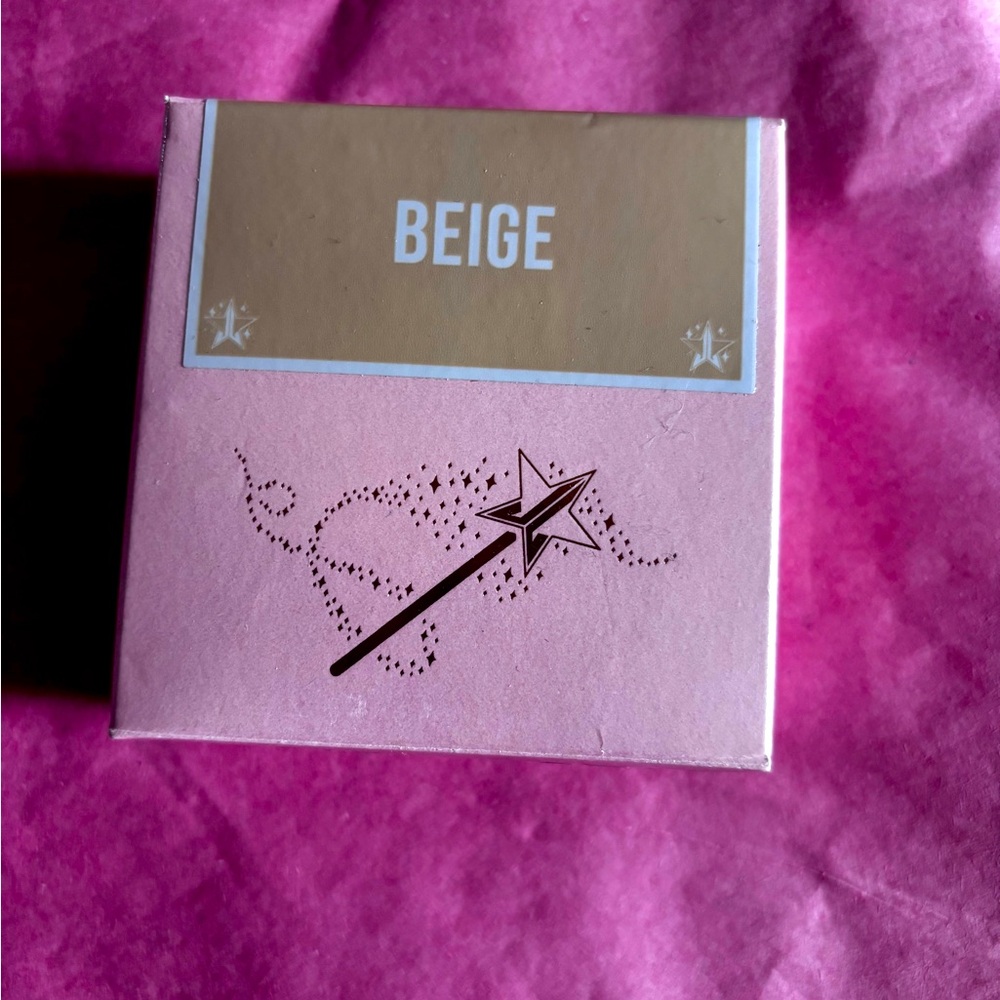 Magic Star beige setting powder